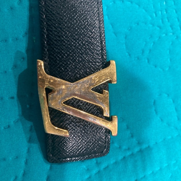 Ladies 2 sided LV belt - Picture 5 of 9